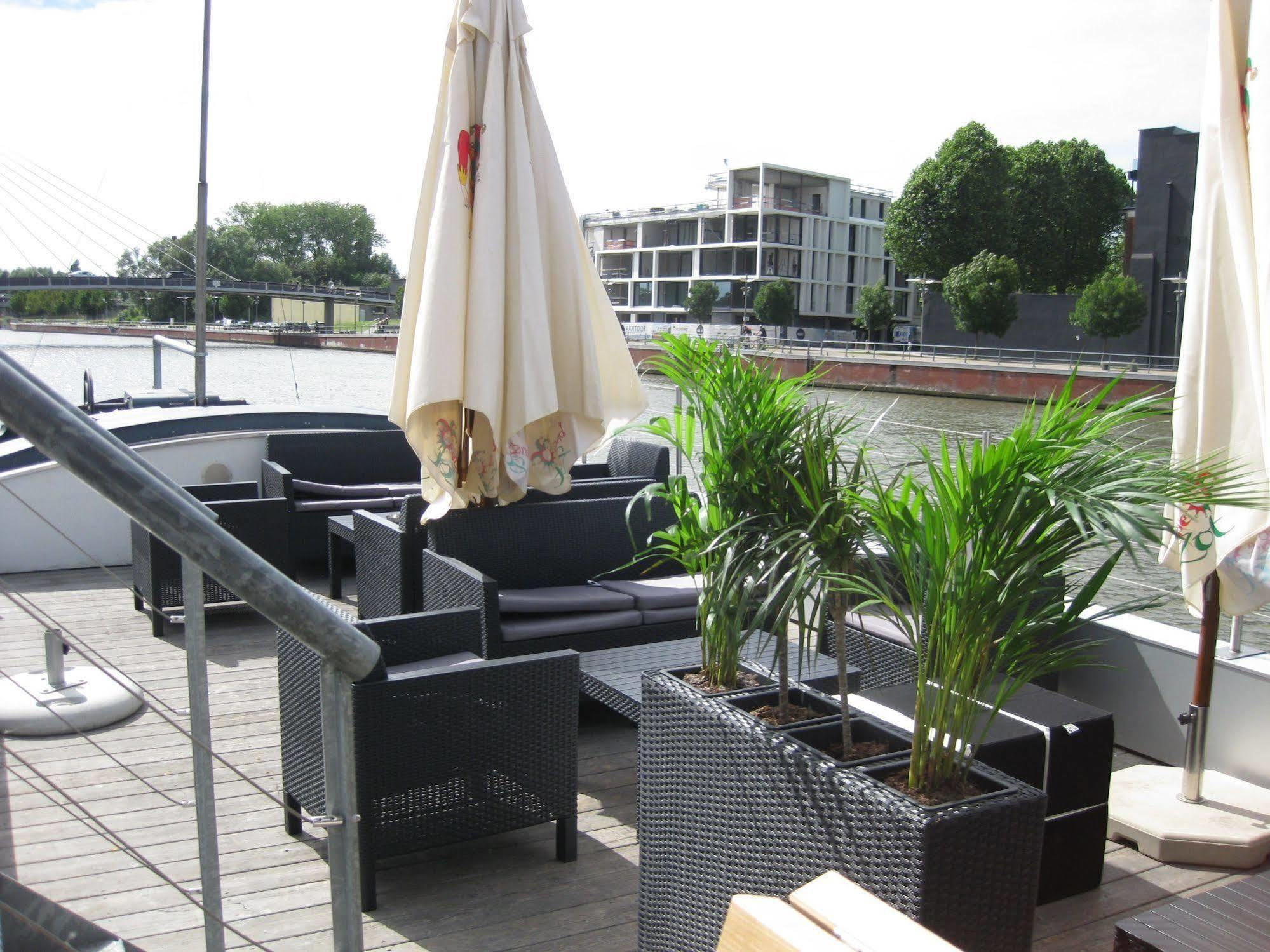 Restaurant Brasserie Feestzaal Ahoi, 2*