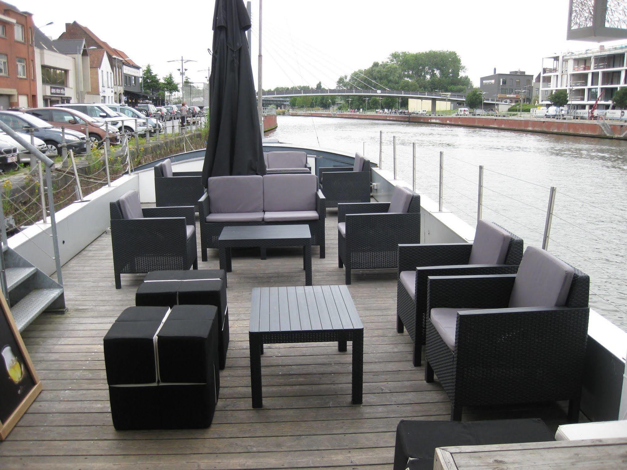 Restaurant Brasserie Feestzaal Ahoi, Hotel 2*